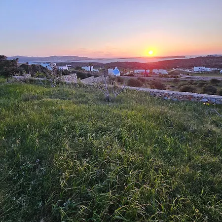 Blue And White View Apartment Sarakiniko (Paros)